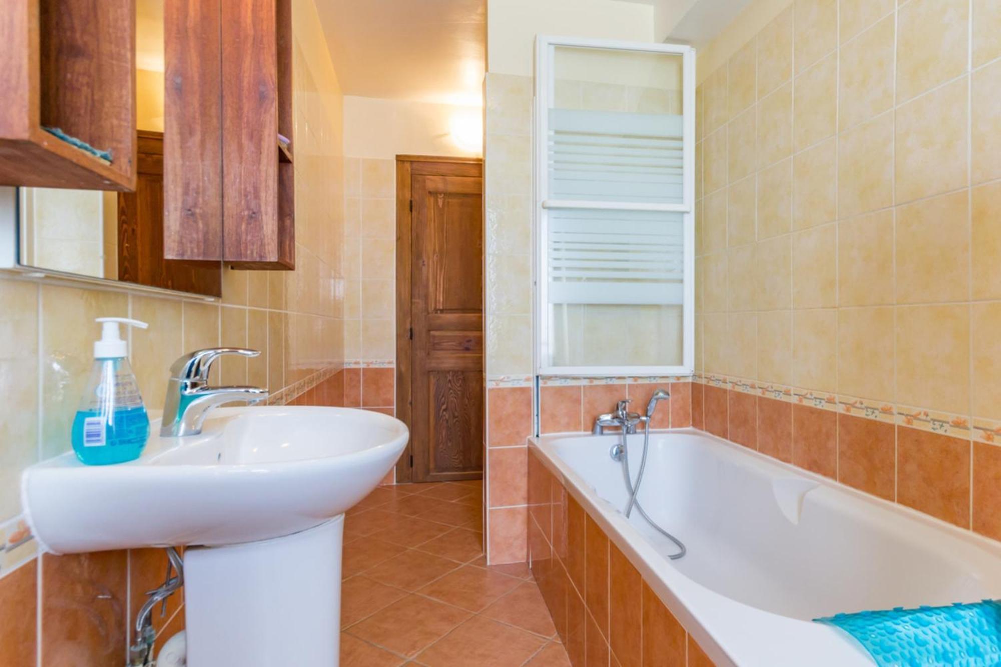 Maison Chaleureuse A Eringes Avec Jardin Et Parking Inclus Exterior photo