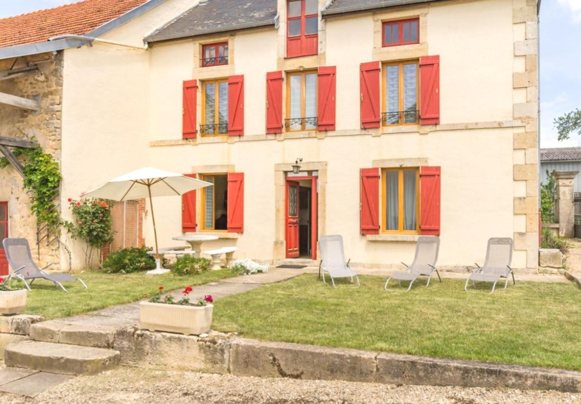 Maison Chaleureuse A Eringes Avec Jardin Et Parking Inclus Exterior photo